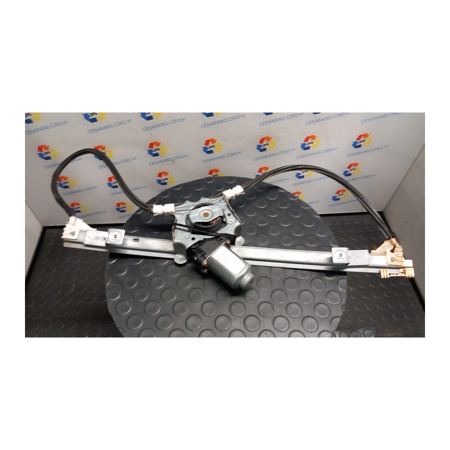 ALZACRISTALLO ELETTR. PORTA ANT. CON DX. 010 RENAULT CLIO 2A SERIE (05/01-11/10) D4FB7 7700842246