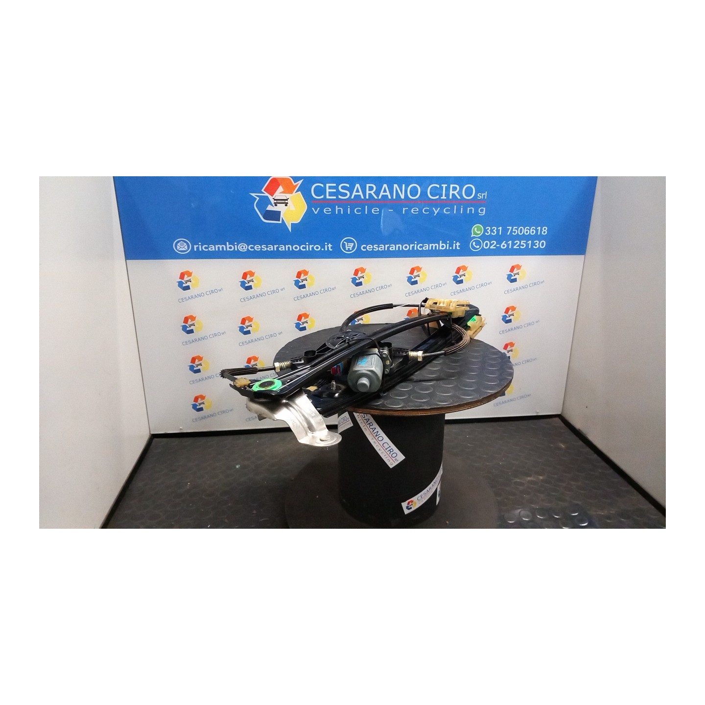 ALZACRISTALLO ELETTR. PORTA ANT. DX. 124 VOLKSWAGEN GOLF (10/12-) CXX 5G4837462H