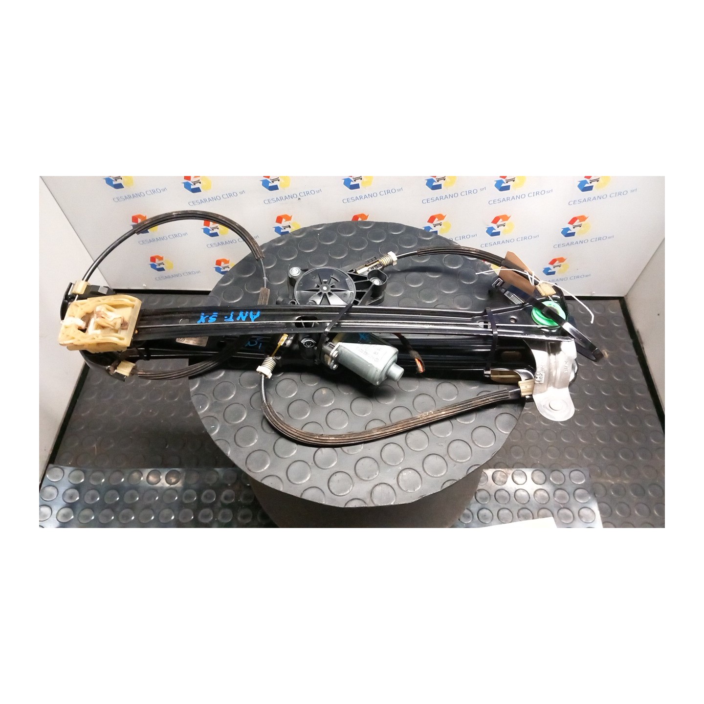 ALZACRISTALLO ELETTR. PORTA ANT. SX. 125 VOLKSWAGEN GOLF (10/12-) CXX 5G4837461H
