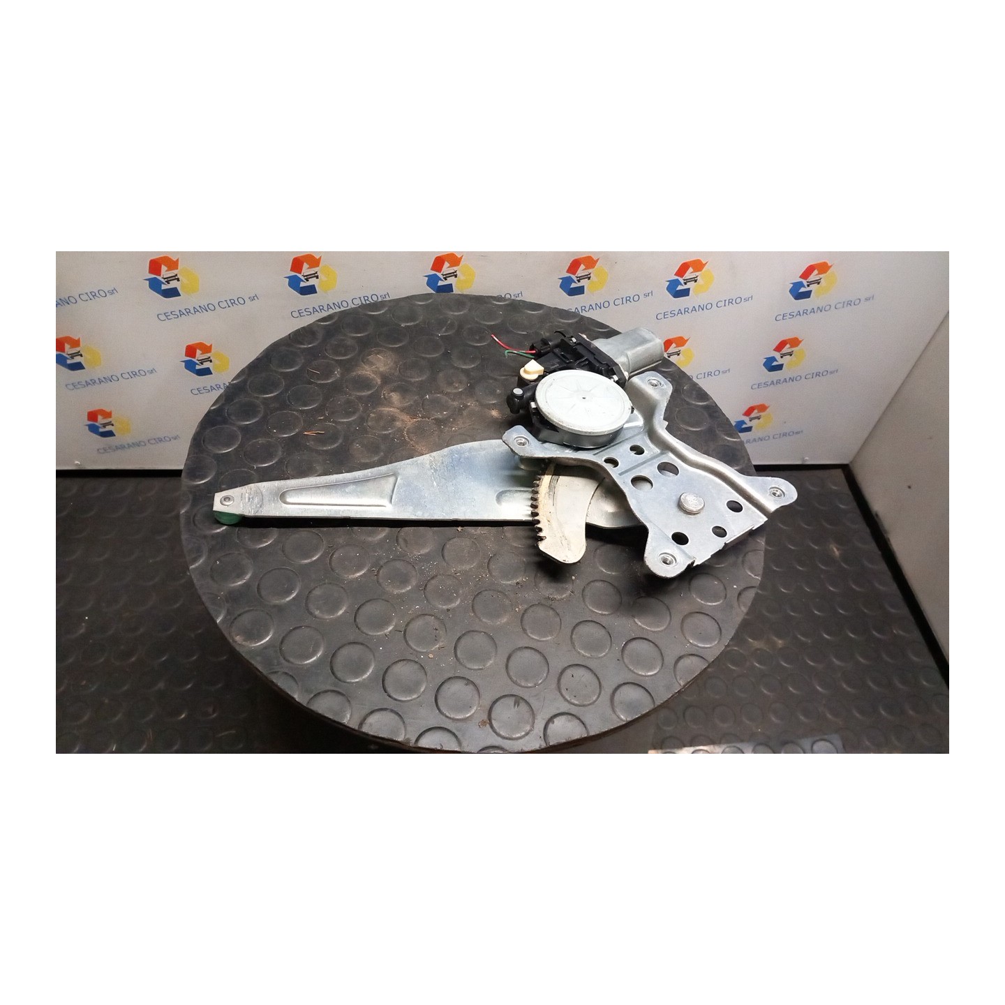 ALZACRISTALLO ELETTR. PORTA POST. DX. 136 FIAT SEDICI (3B) (02/06-11/11) D20AA 71768020