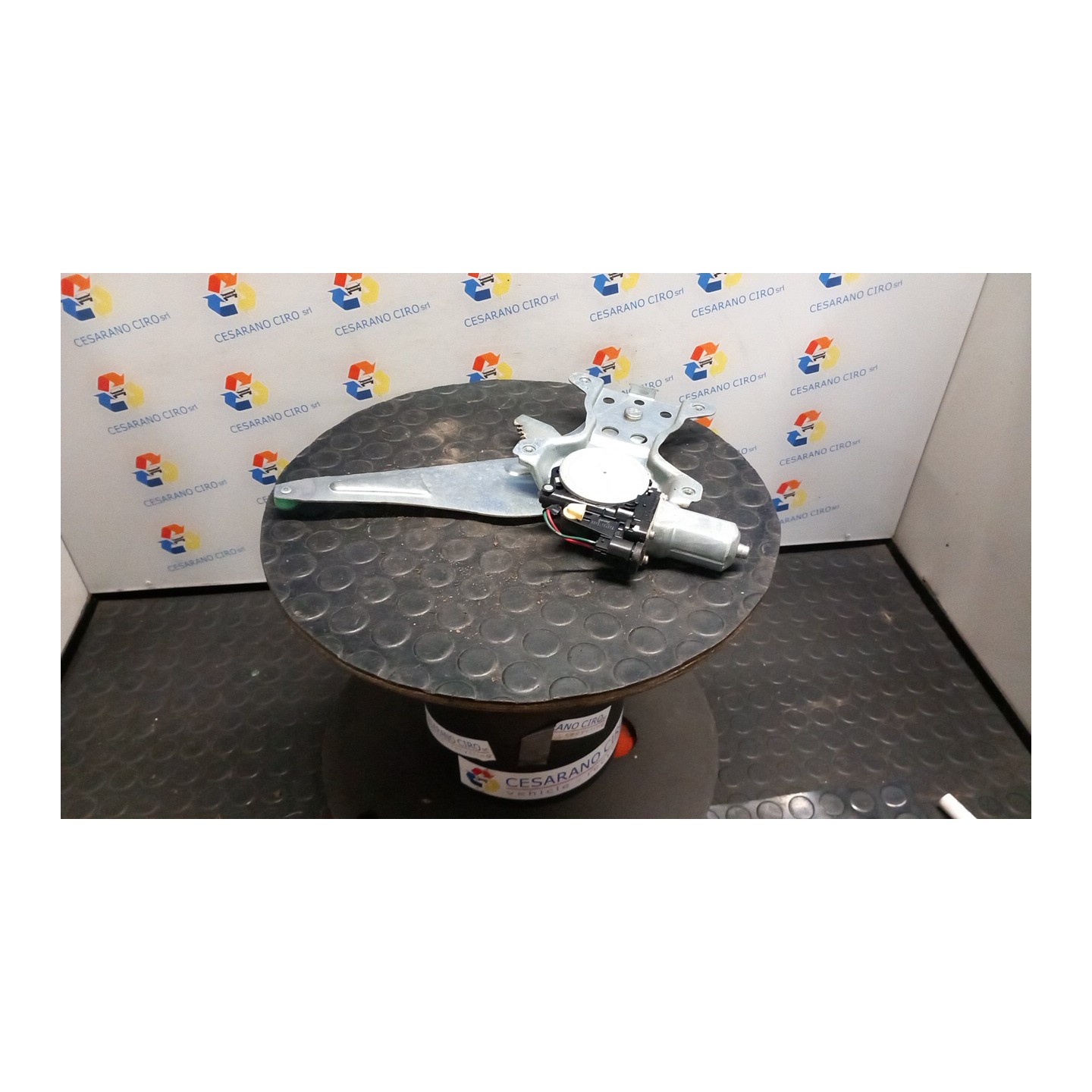 ALZACRISTALLO ELETTR. PORTA POST. SX. 137 FIAT SEDICI (3B) (02/06-11/11) D20AA 71768021