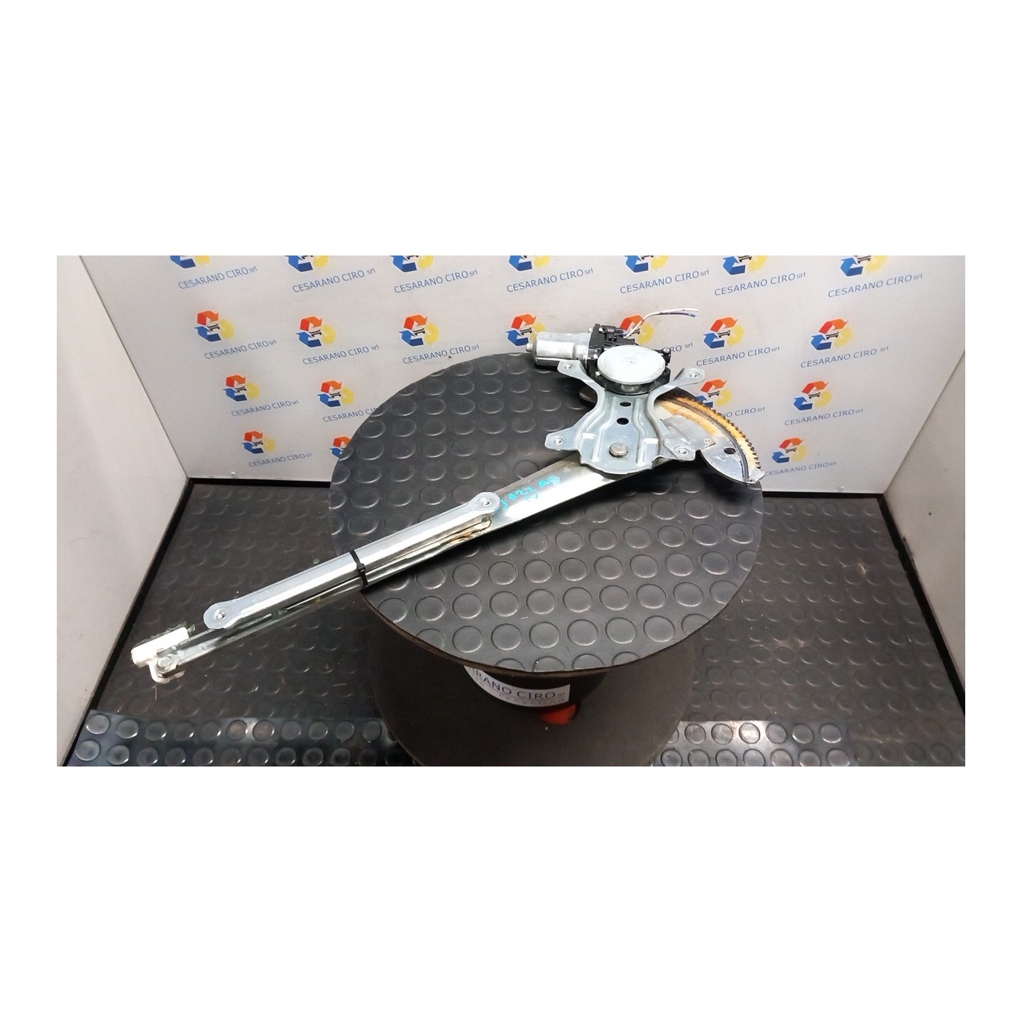 ALZACRISTALLO ELETTR. PORTA ANT. SX. 035 DAIHATSU CUORE (09/07-) 1KR 69802B2090