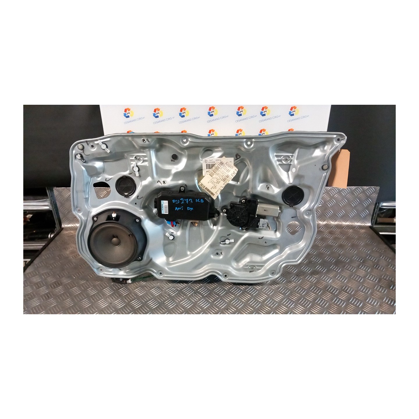 ALZACRISTALLO ELETTR. PORTA ANT. DX. 047 FIAT CROMA (2T) (10/07-12/11) 939A2000 71740198