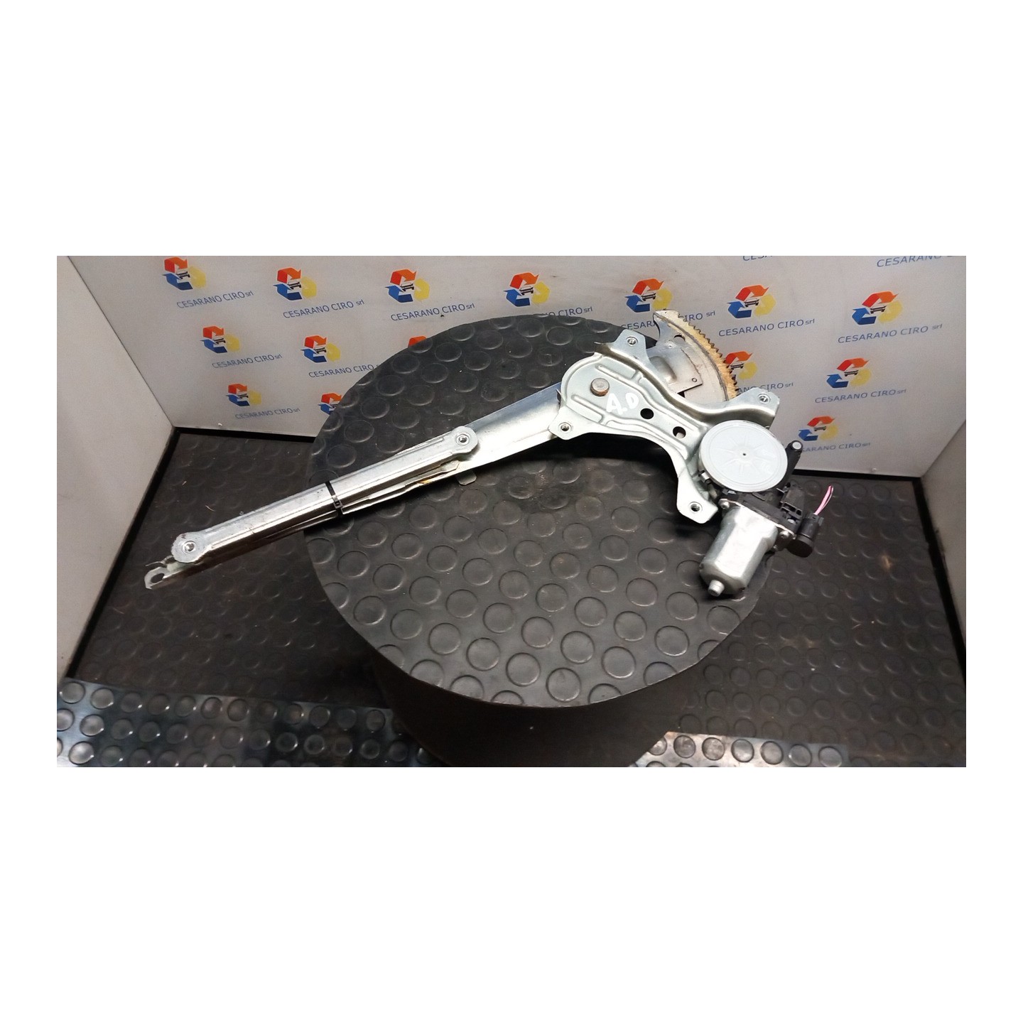 ALZACRISTALLO ELETTR. PORTA ANT. DX. 002 DAIHATSU MATERIA (12/06-) 3SZ 69803B2040