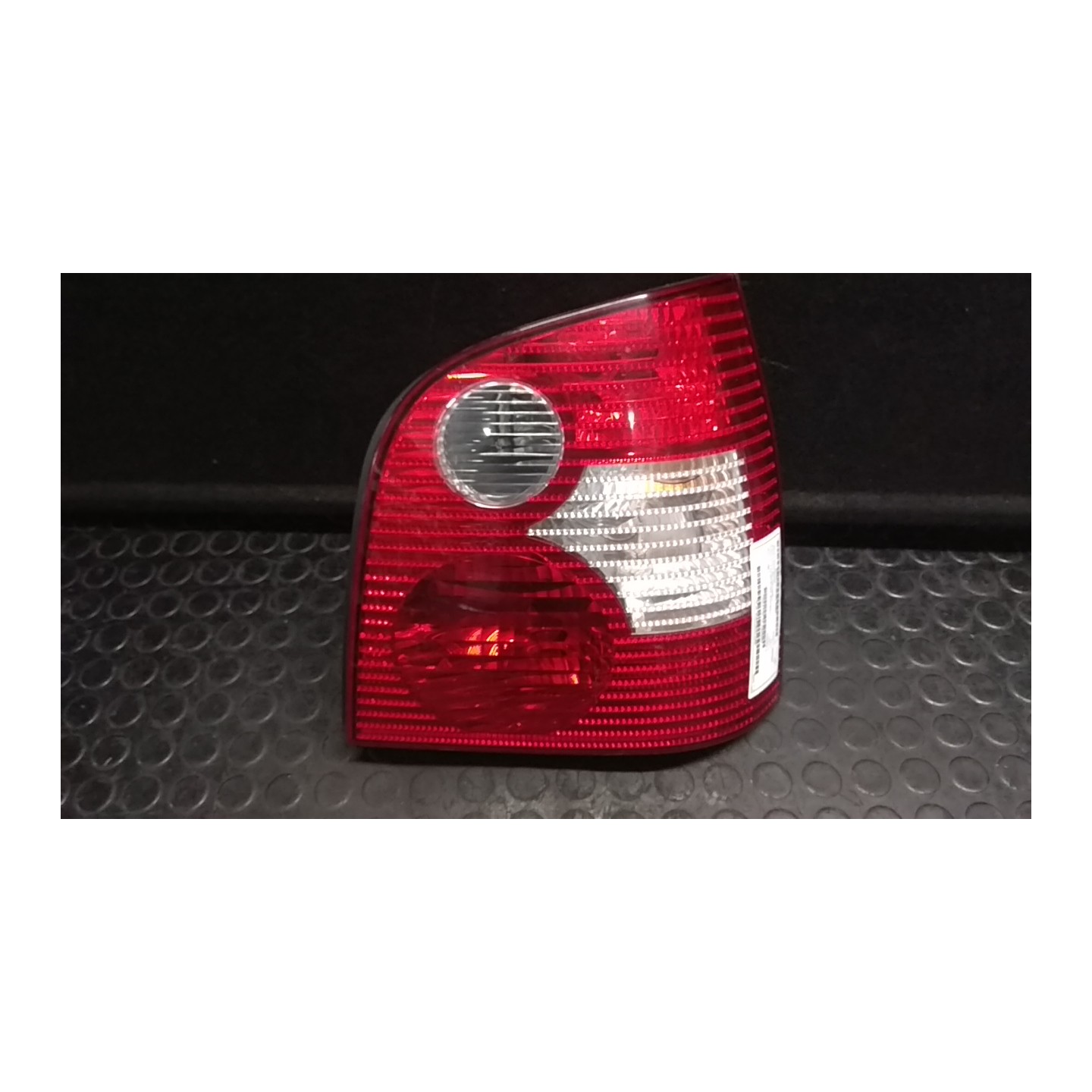 FANALE POST. DX. 055 VOLKSWAGEN POLO (9N) (10/01-03/05) AMF 6Q6945096G