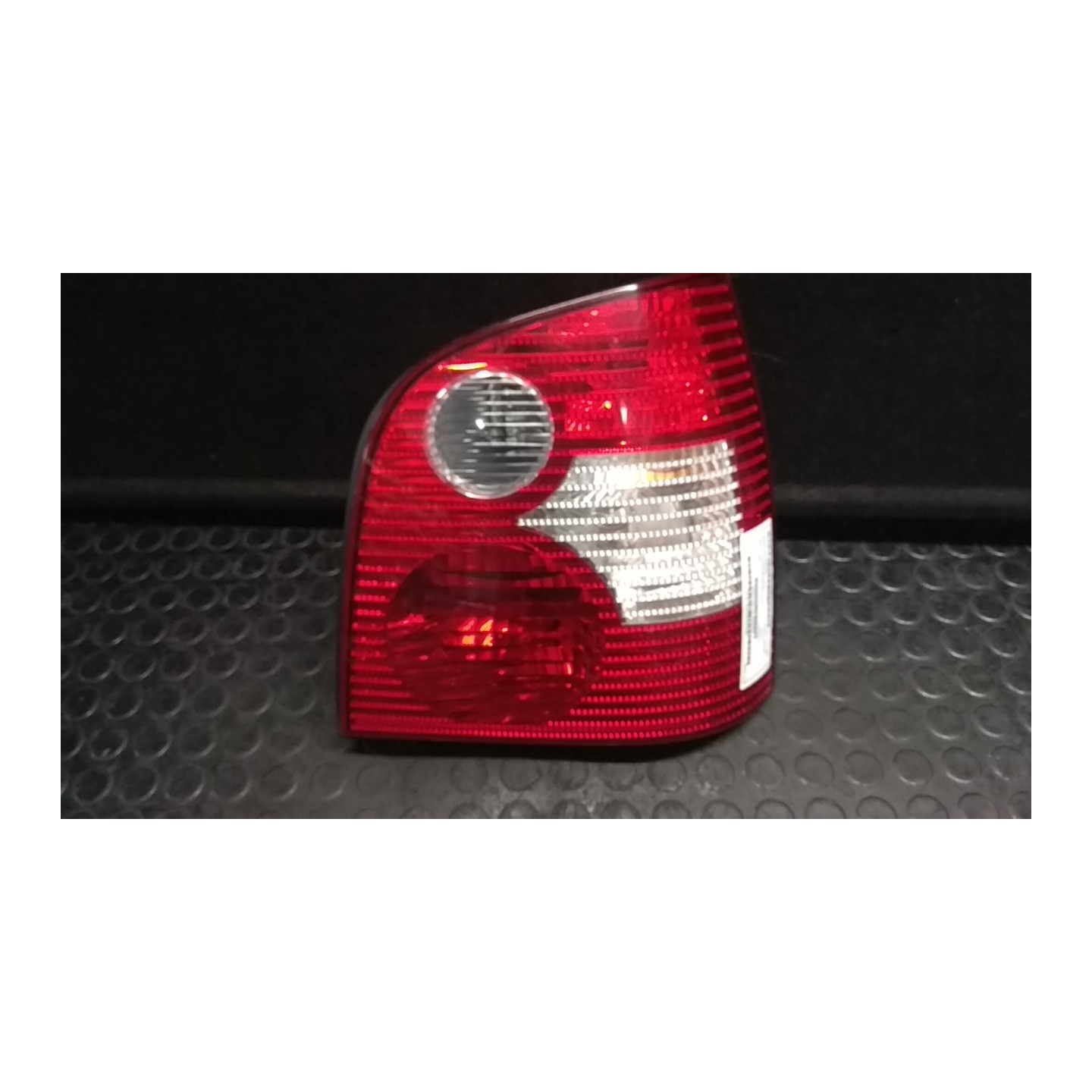 FANALE POST. DX. 055 VOLKSWAGEN POLO (9N) (10/01-03/05) AMF 6Q6945096G