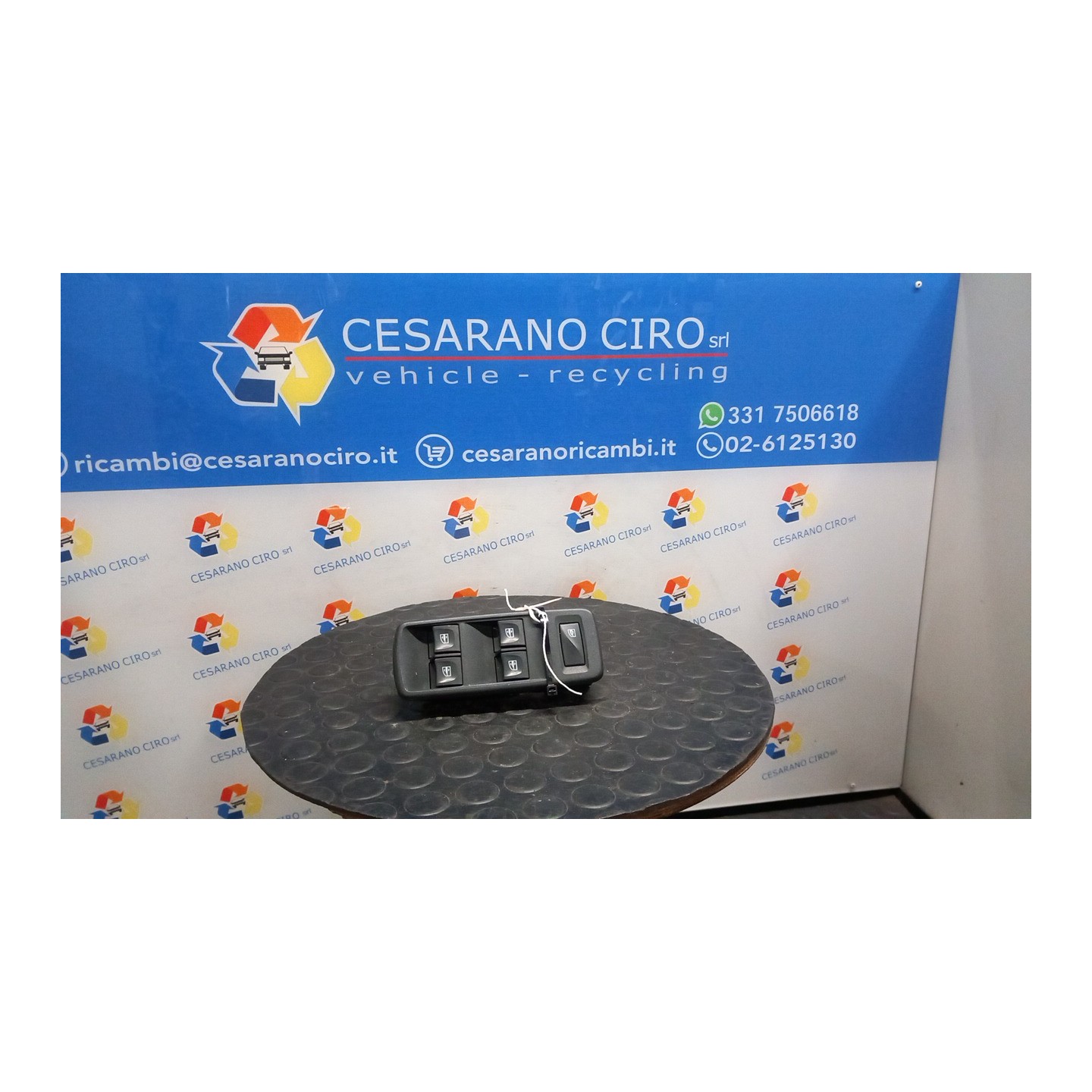INTERRUTTORE ALZACRISTALLI PORTA ANT. SX. 076 DACIA LODGY (05/12-) H4MD7 254110431R