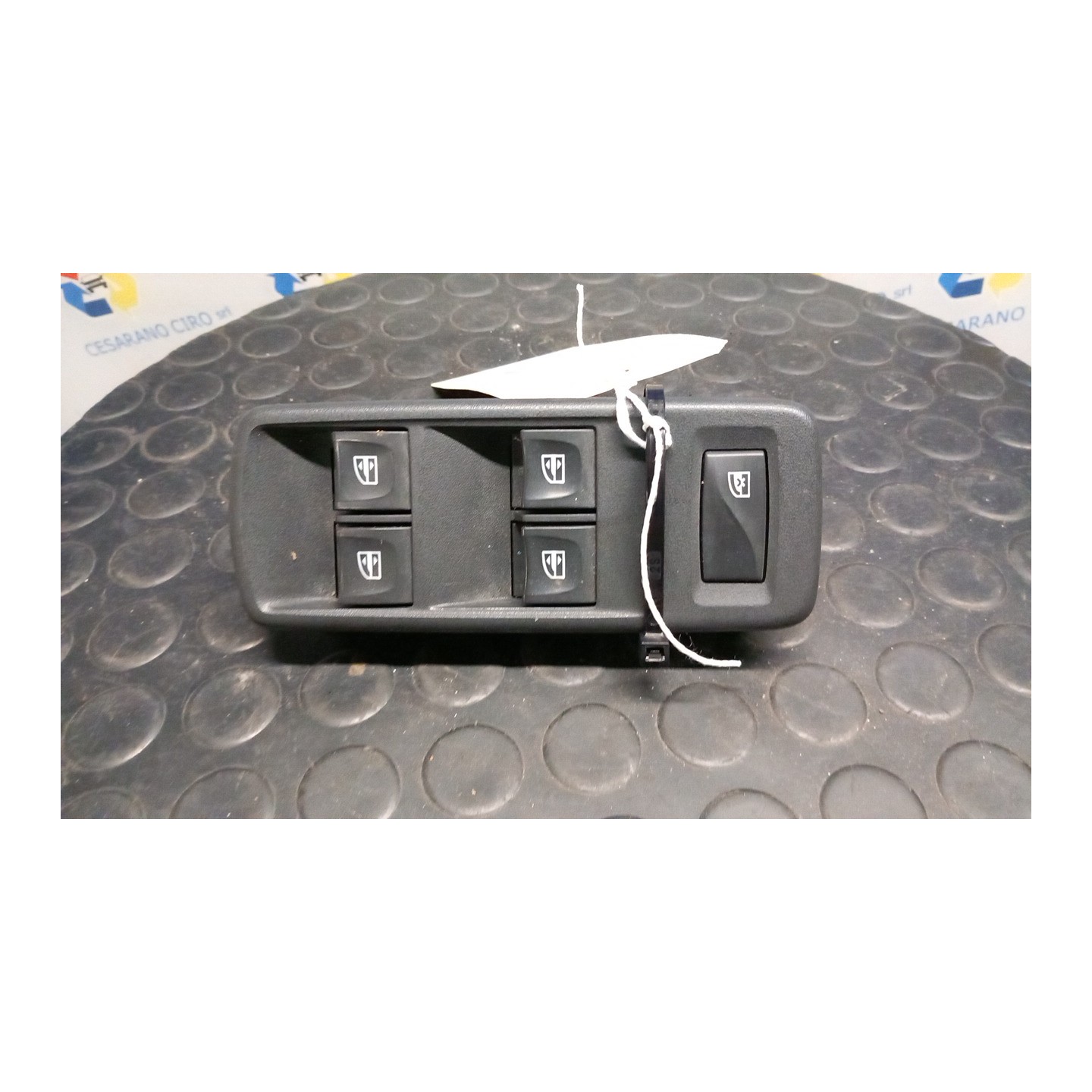 INTERRUTTORE ALZACRISTALLI PORTA ANT. SX. 076 DACIA LODGY (05/12-) H4MD7 254110431R