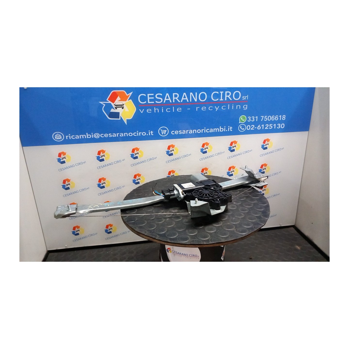 ALZACRISTALLO ELETTR. PORTA ANT. CON MOTORINO SX. 084 DACIA LODGY (05/12-) H4MD7 807213915R