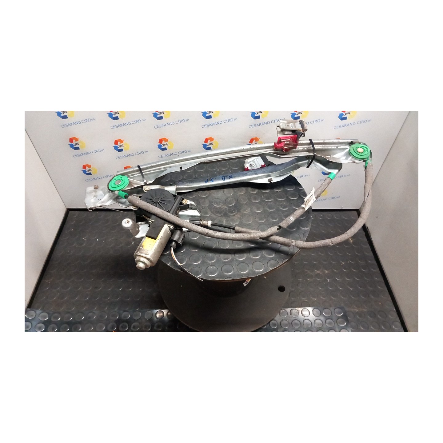 ALZACRISTALLO ELETTR. PORTA ANT. C/MOTORINO DX. 084 FORD FOCUS (CAK) (10/98-03/02) FYDA 1331612