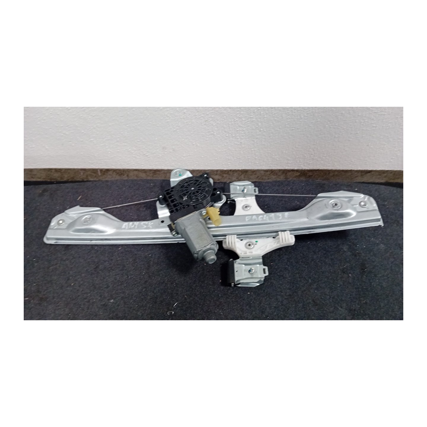 ALZACRISTALLO ELETTR. PORTA ANT. SX. 033 OPEL KARL (04/15-) B10XE 95137311