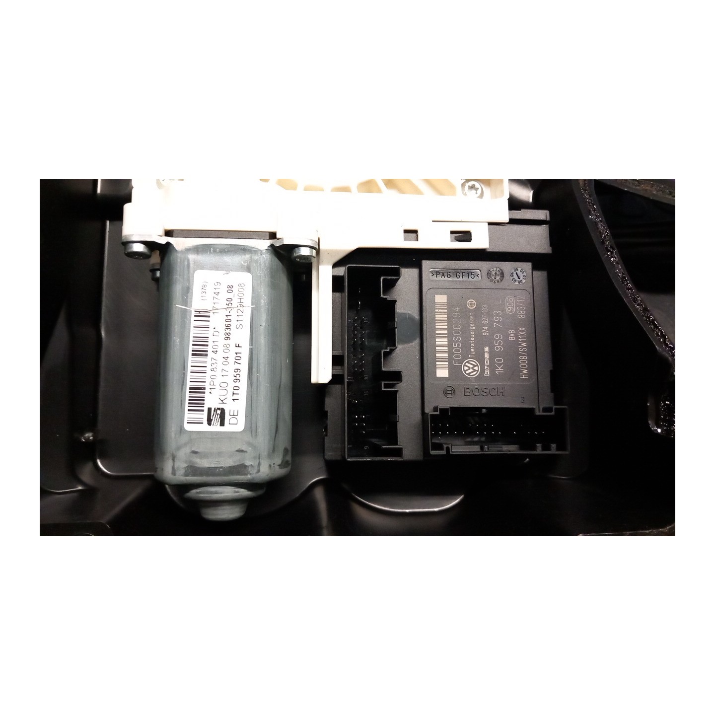 ALZACRISTALLO ELETTR. PORTA ANT. SX. 147 SEAT LEON (1P) (06/05-02/13) BXW 1P0837461A