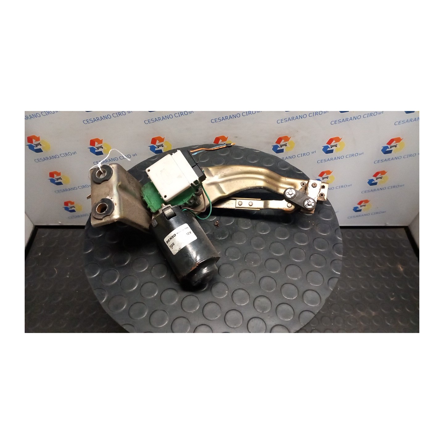 MECCANISMO TERGIPARABREZZA CON MOTORINO BOSCH 002 FIAT PANDA 1A SERIE (03/92-03/04) 1170A1046 7607376