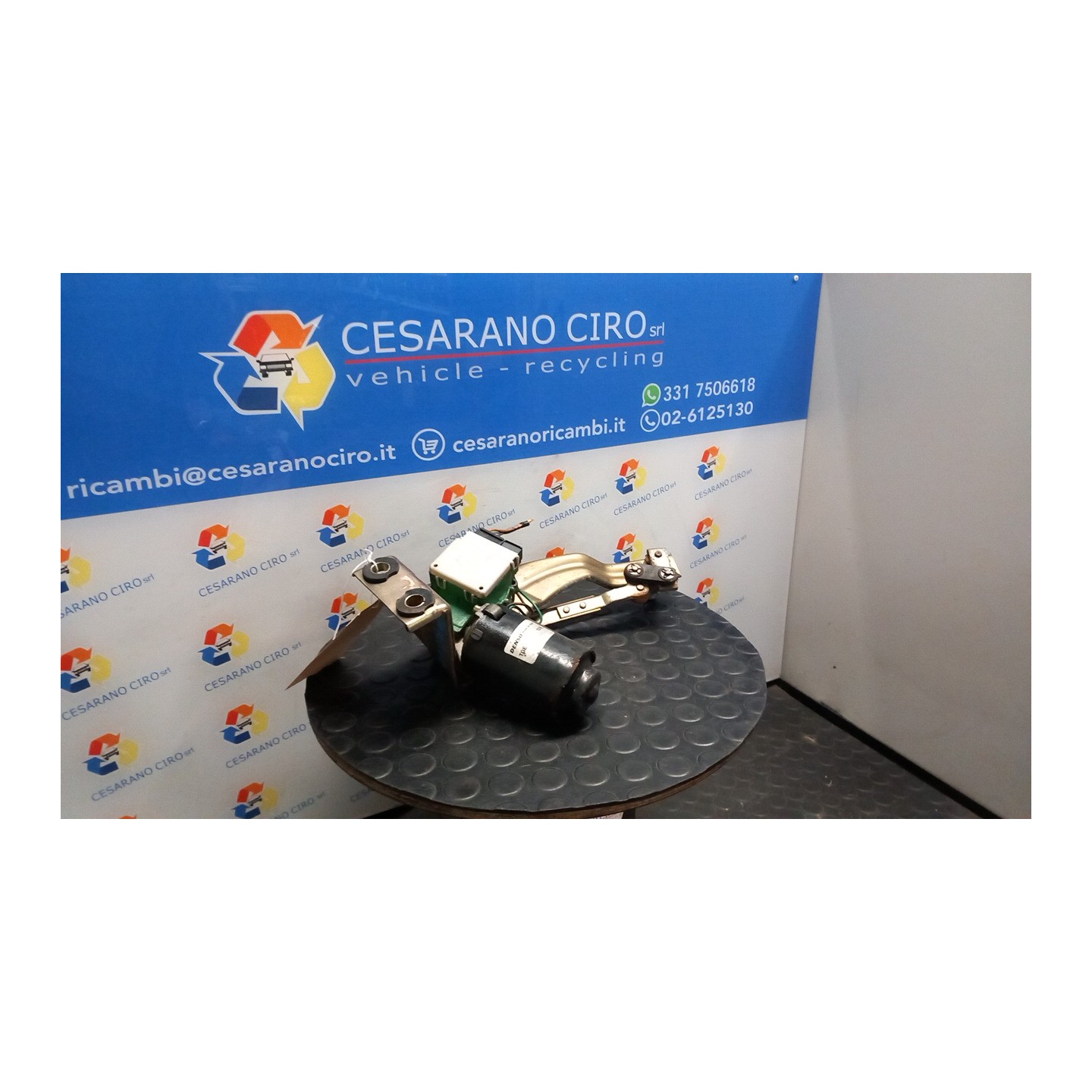 MECCANISMO TERGIPARABREZZA CON MOTORINO BOSCH 002 FIAT PANDA 1A SERIE (03/92-03/04) 1170A1046 7607376
