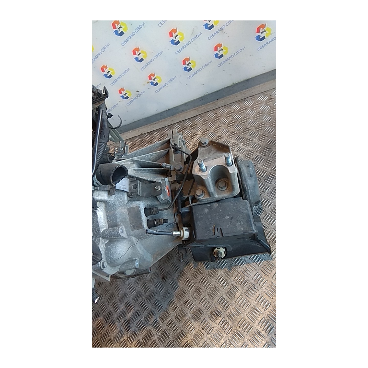CAMBIO COMPL. 086 FORD FIESTA (CCN) (11/12-) STJB 2015001