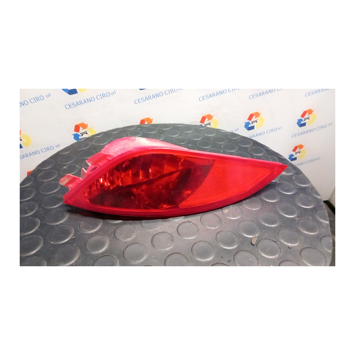 FANALE RETRONEBBIA DX. 004 HYUNDAI IX35 (02/10-) D4FD 924062Y300