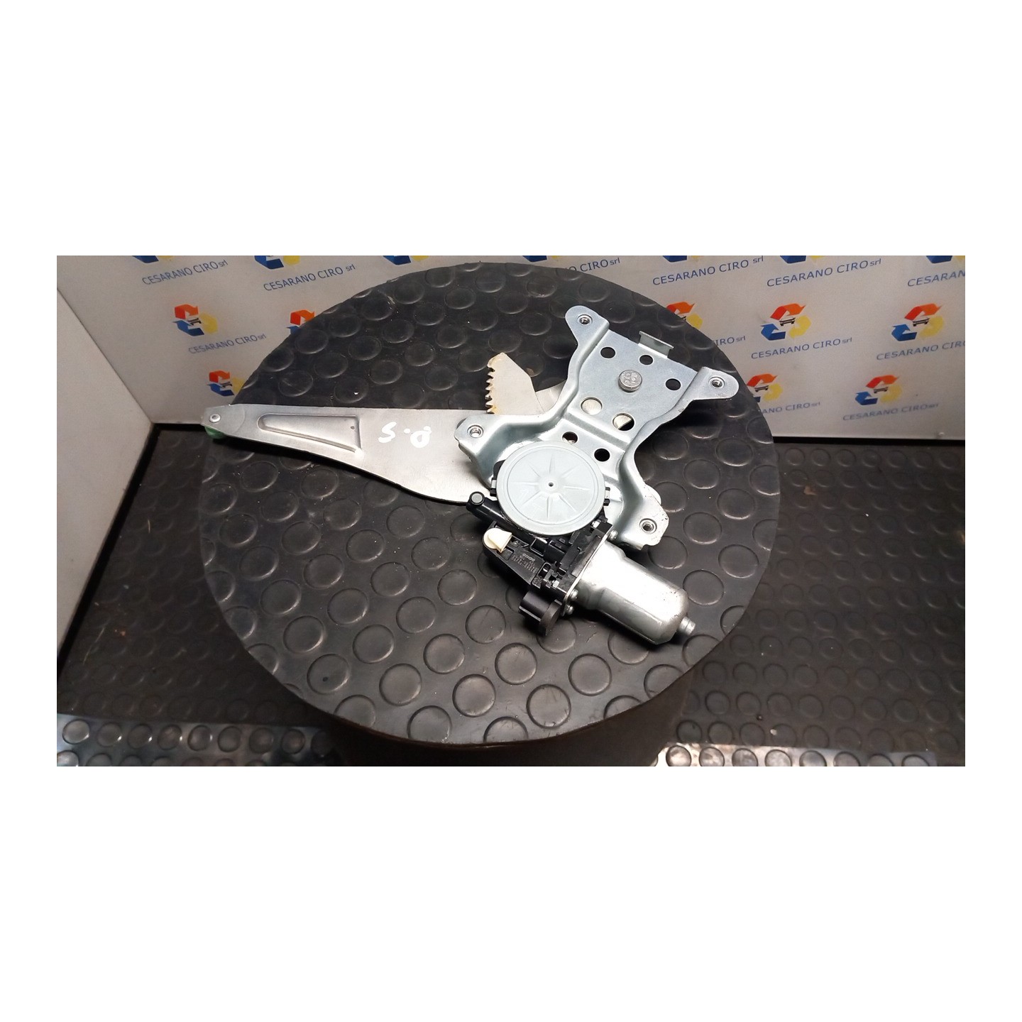 ALZACRISTALLO ELETTR. PORTA POST. GL,GLX SX. 103 SUZUKI SX4 (03/06-03/15) M16A 8354079J11000