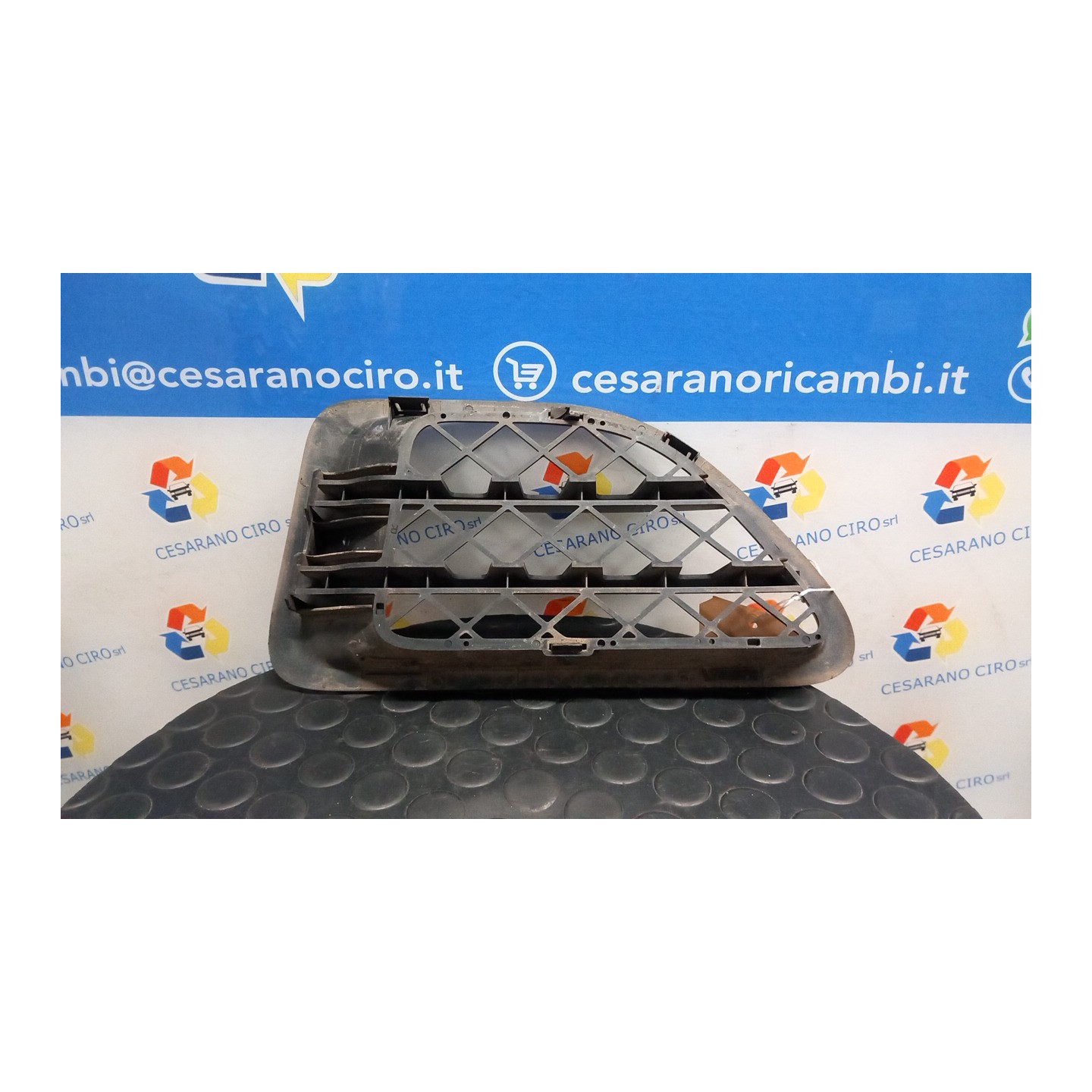 GRIGLIA PARAFANGO ANT. T.6A961779- DX. 162 LAND ROVER RANGE ROVER SPORT (03/05-) 276DT LR006305