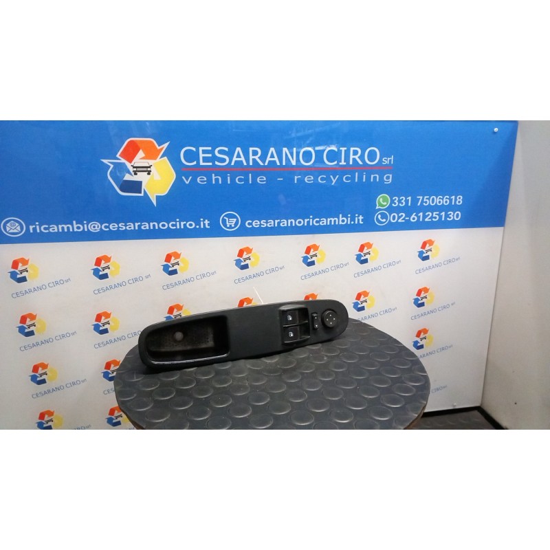 BLOCCO COMANDI ALZACRISTALLI E RETROVISORI EST. 197 FIAT PUNTO EVO (3J) (08/09-07/13) 169A4000 735500050