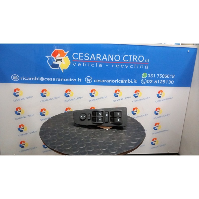 BLOCCO COMANDI ALZACRISTALLI E RETROVISORI EST. CRIST. ELE. POS.,RETROV. TERM. 046 FIAT BRAVO (3L) (01/07-03/10) 198A4000 73544