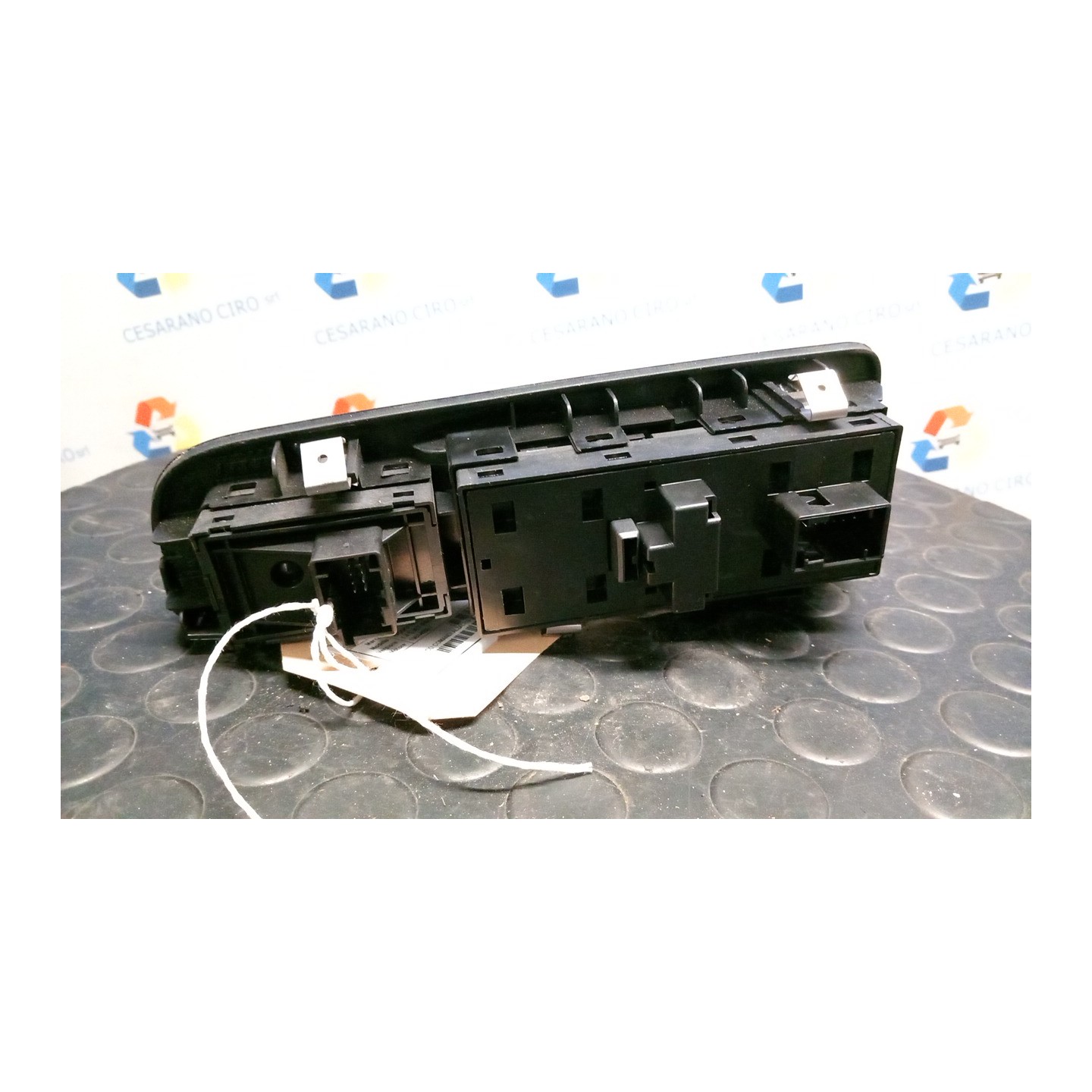 BLOCCO COMANDI ALZACRISTALLI E RETROVISORI EST. CRIST. ELE. POS.,RETROV. TERM. 046 FIAT BRAVO (3L) (01/07-03/10) 198A4000 73544