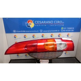 FANALE POST. P/PORTELLO POST. DX. 020 RENAULT KANGOO (04/03-03/09) D4FF7 8200150621