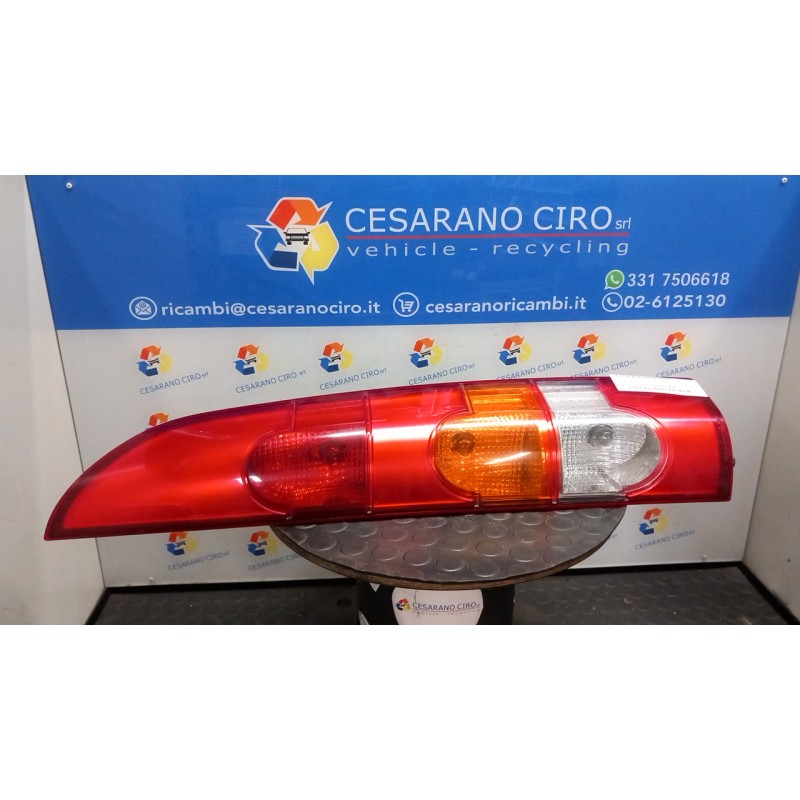 FANALE POST. P/PORTELLO POST. DX. 020 RENAULT KANGOO (04/03-03/09) D4FF7 8200150621