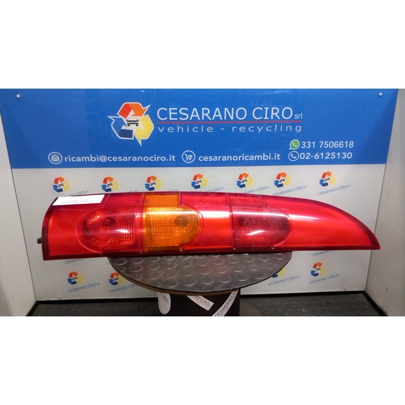 FANALE POST. P/PORTELLO POST. SX. 021 RENAULT KANGOO (04/03-03/09) D4FF7 8200150619