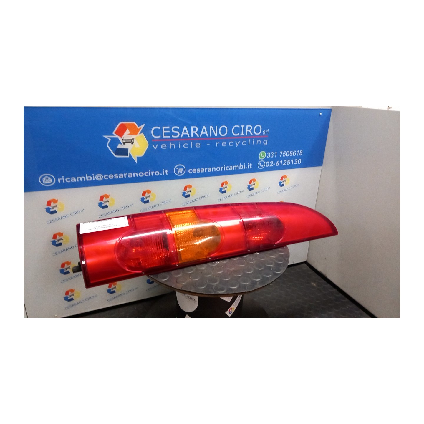 FANALE POST. P/PORTELLO POST. SX. 021 RENAULT KANGOO (04/03-03/09) D4FF7 8200150619