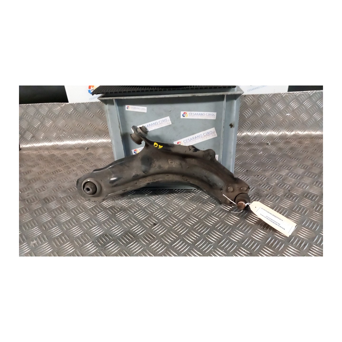 BRACCIO OSCILLANTE SOSP. ANT. DX. 075 RENAULT KANGOO FURGONE (04/13-) K4MK8 8200586567