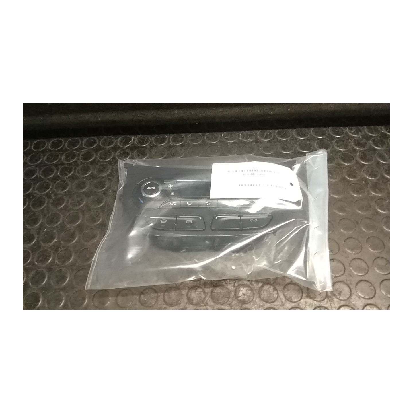 BLOCCO COMANDO CLIMATIZZAZIONE C/A/C 004 FORD KUGA (12/12-08/16) UFMA 1814552