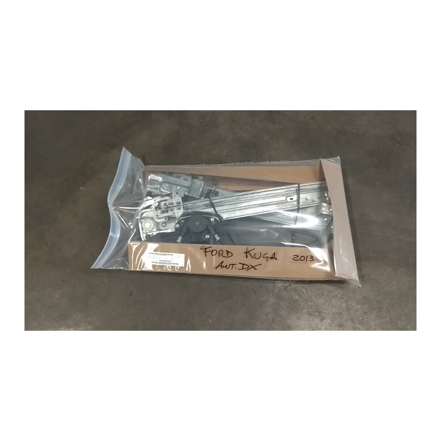 ALZACRISTALLO ELETTR. PORTA ANT. C/MOTORINO DX. 011 FORD KUGA (12/12-08/16) UFMA 5270491