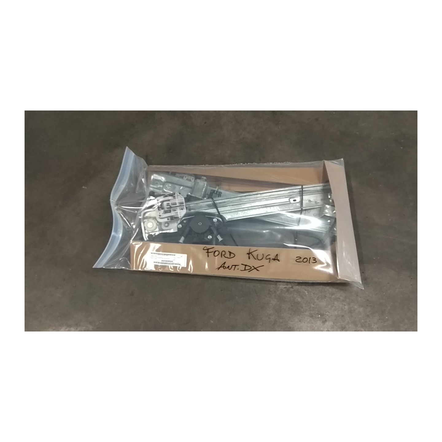 ALZACRISTALLO ELETTR. PORTA ANT. C/MOTORINO DX. 011 FORD KUGA (12/12-08/16) UFMA 5270491