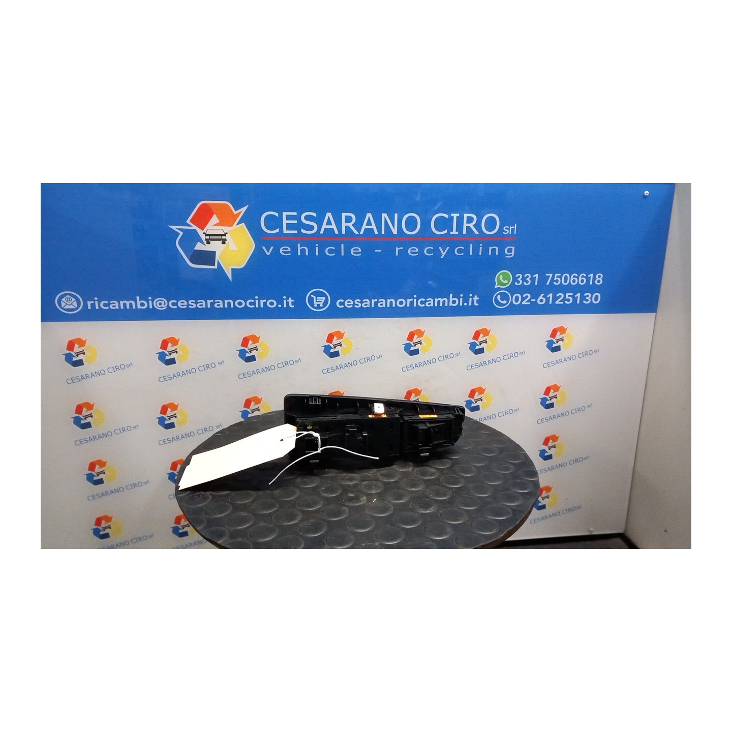 BLOCCO COMANDI ALZACRISTALLI E RETROVISORI EST. C/RETROV. EST. RIPIEGH. ELET. 166 LANCIA DELTA (TN) (03/11-) 844A3000 735541711