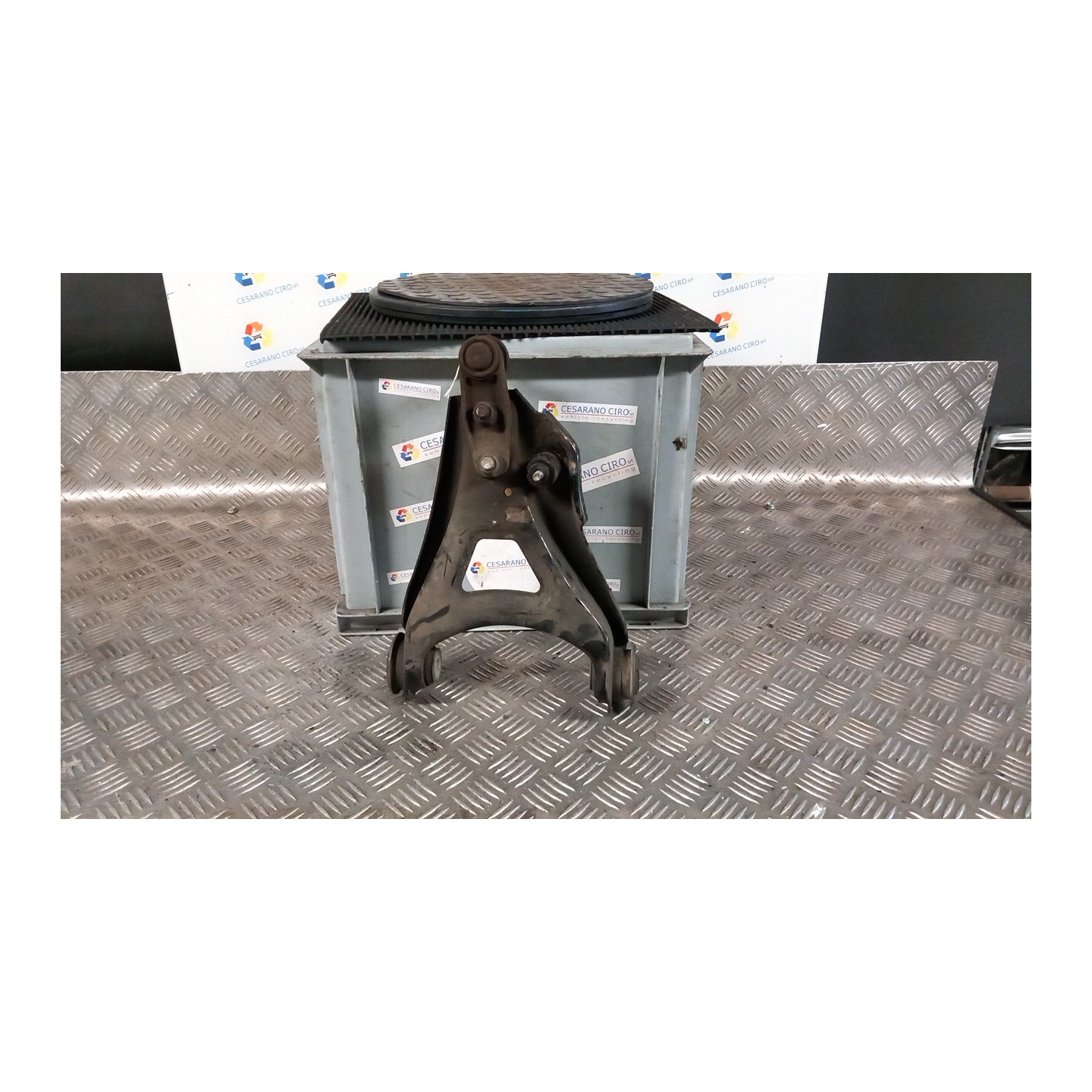 BRACCIO OSCILLANTE SOSP. ANT. SX. 083 RENAULT CLIO 2A SERIE (05/01-11/10) D7FG7 8200942407