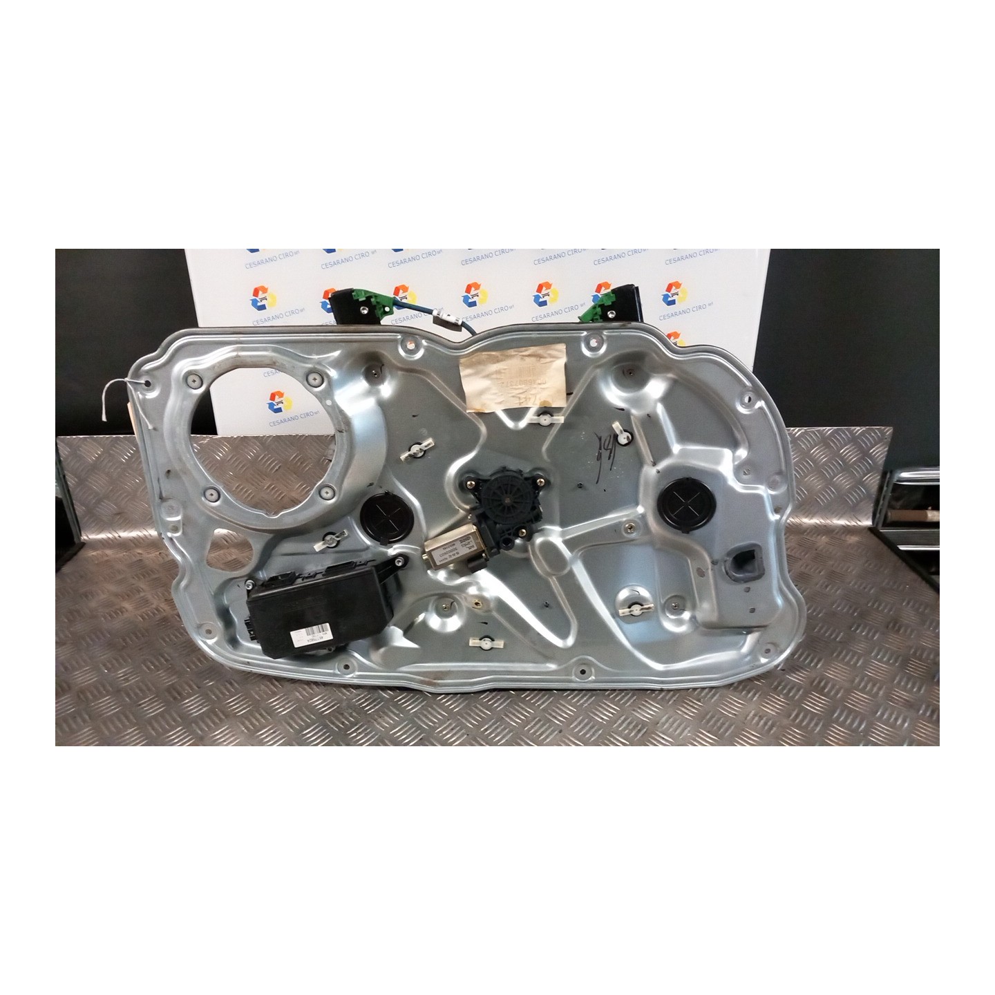 ALZACRISTALLO ELETTR. PORTA ANT. SX. 017 FIAT STILO (2C) (09/01-11/03) 182B6000 46831655