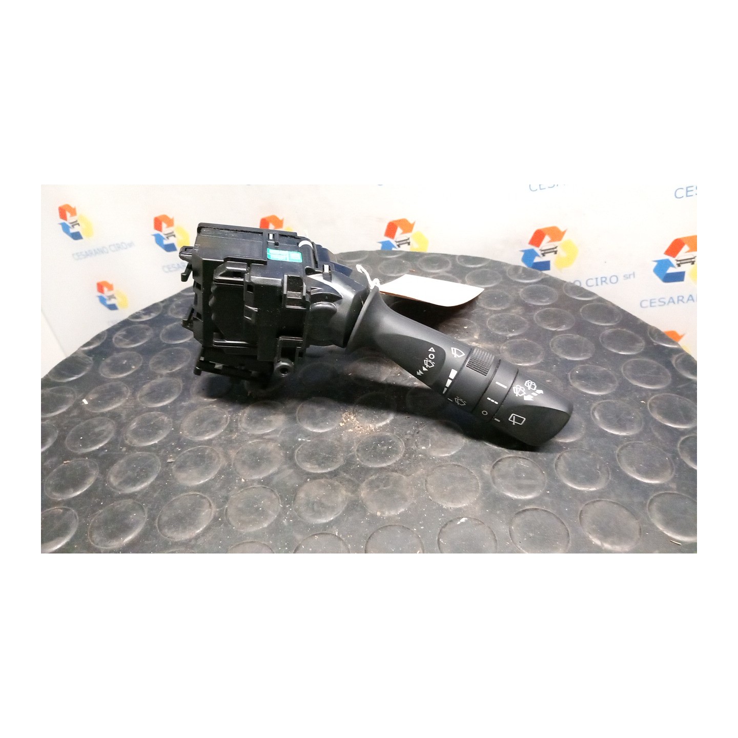 BLOCCO COMANDI TERGICRISTALLI P/LIVELLO G 083 TOYOTA AURIS (11/12-) 2ZR-FXE 8465202670