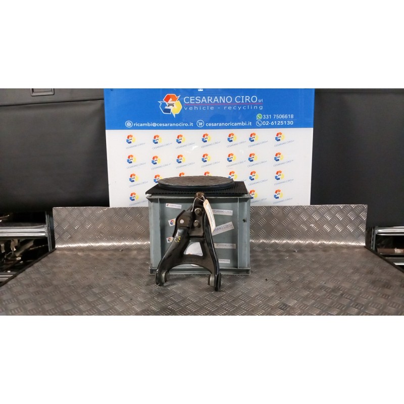 BRACCIO OSCILLANTE SOSP. ANT. SX. 051 RENAULT CLIO 2A SERIE (05/01-11/10) D4FG7 7700425227