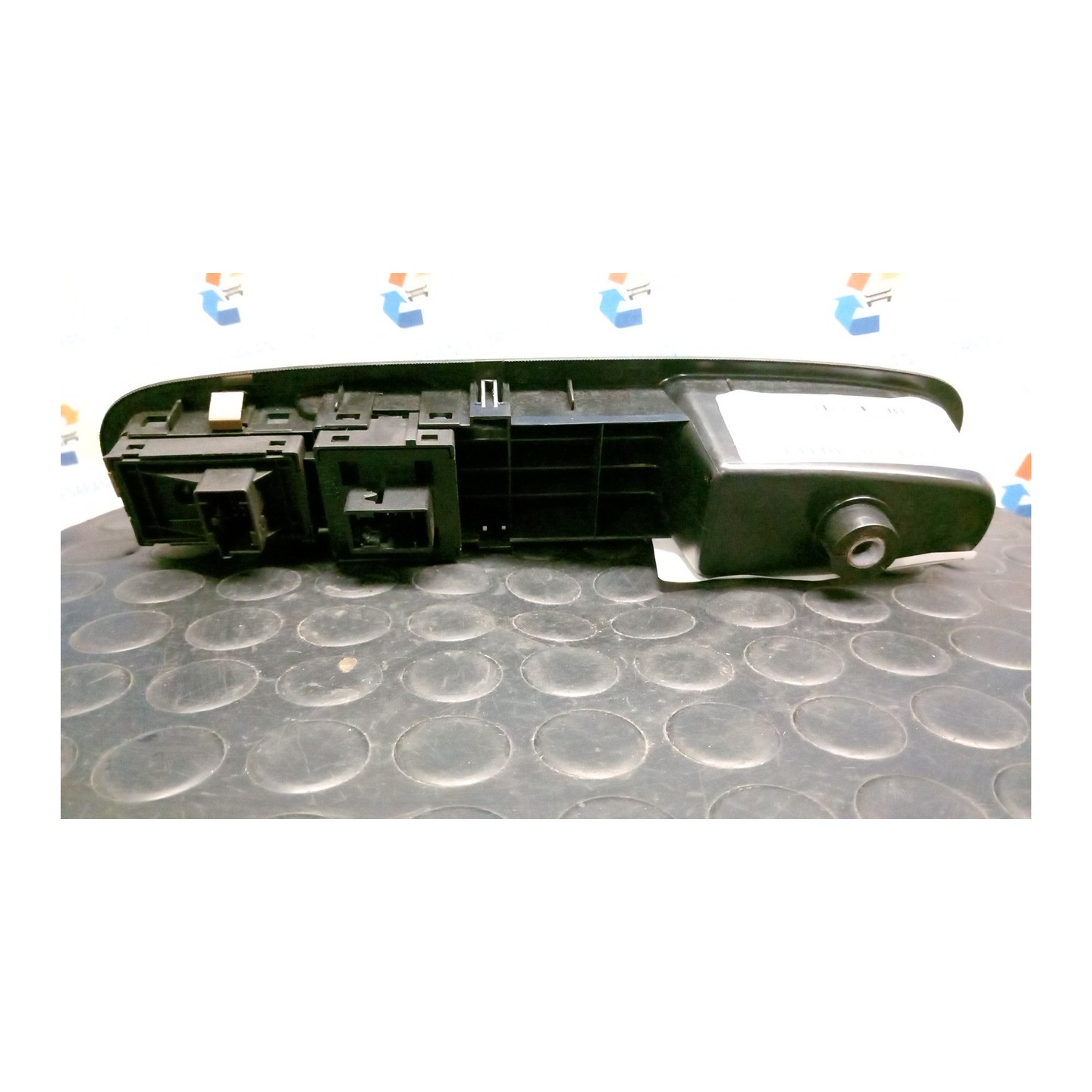 BLOCCO COMANDI ALZACRISTALLI E RETROVISORI EST. 053 FIAT PUNTO EVO (3J) (08/09-07/13) 169A4000 735500050