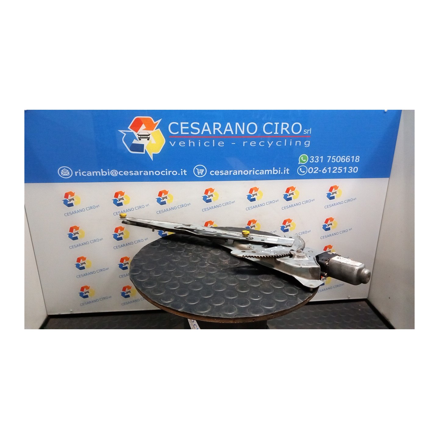 ALZACRISTALLO ELETTR. PORTA ANT. C/MOTORINO SX. 052 RENAULT KANGOO (08/97-04/03) F8QK6 8200188551