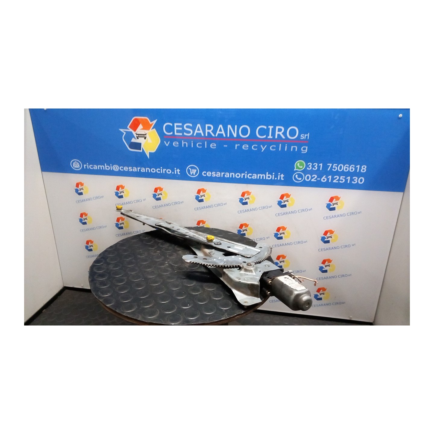 ALZACRISTALLO ELETTR. PORTA ANT. C/MOTORINO SX. 052 RENAULT KANGOO (08/97-04/03) F8QK6 8200188551
