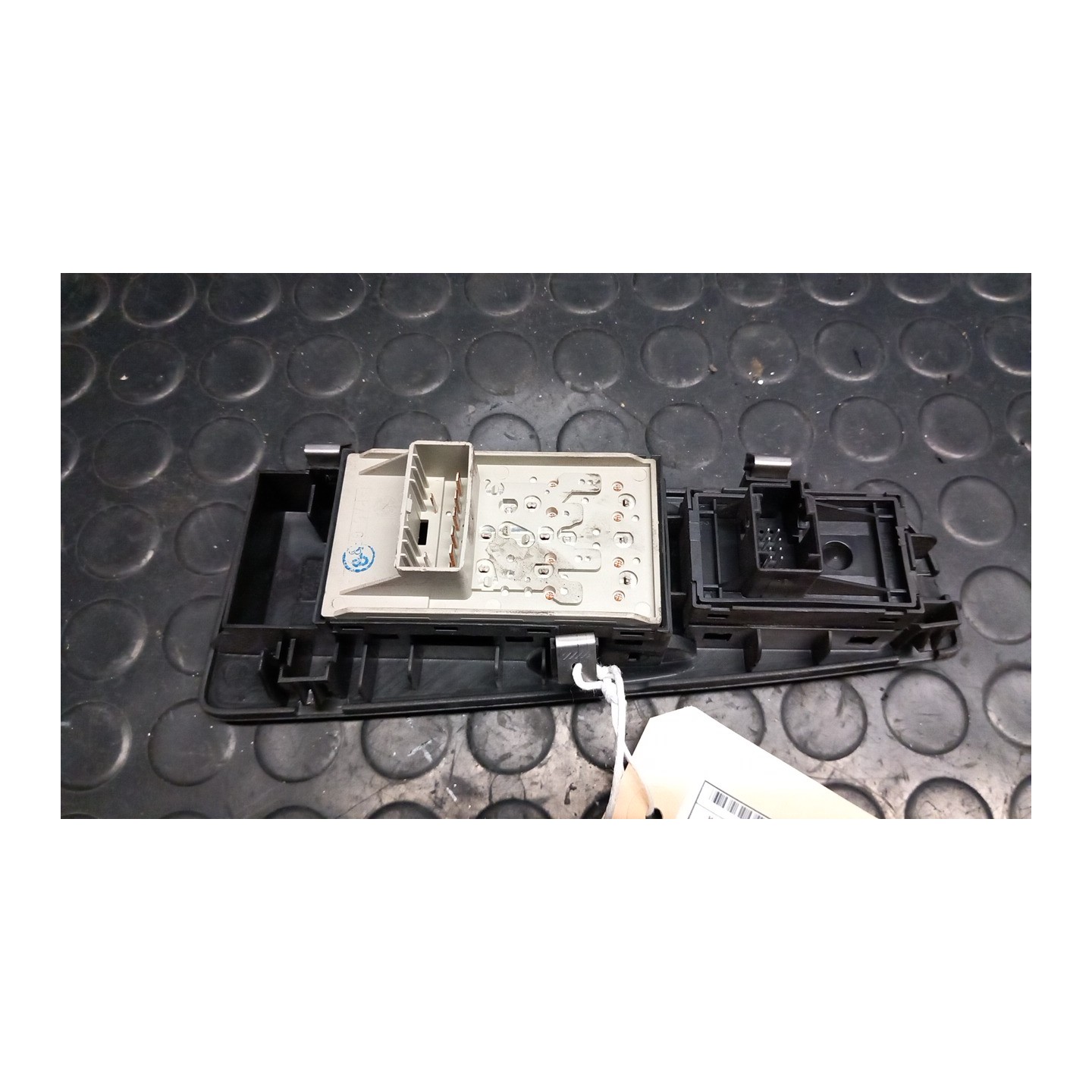 BLOCCO COMANDI ALZACRISTALLI E RETROVISORI EST. SX. 024 FIAT GRANDE PUNTO (2Y) (06/05-12/08 199A4000 735411026