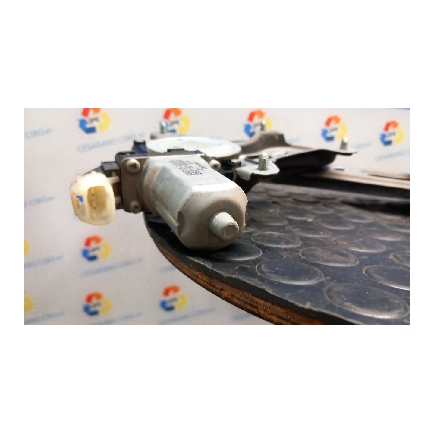 ALZACRISTALLO ELETTR. PORTA ANT. SX. 010 HYUNDAI I20 (01/09-) G4LA 824031J010