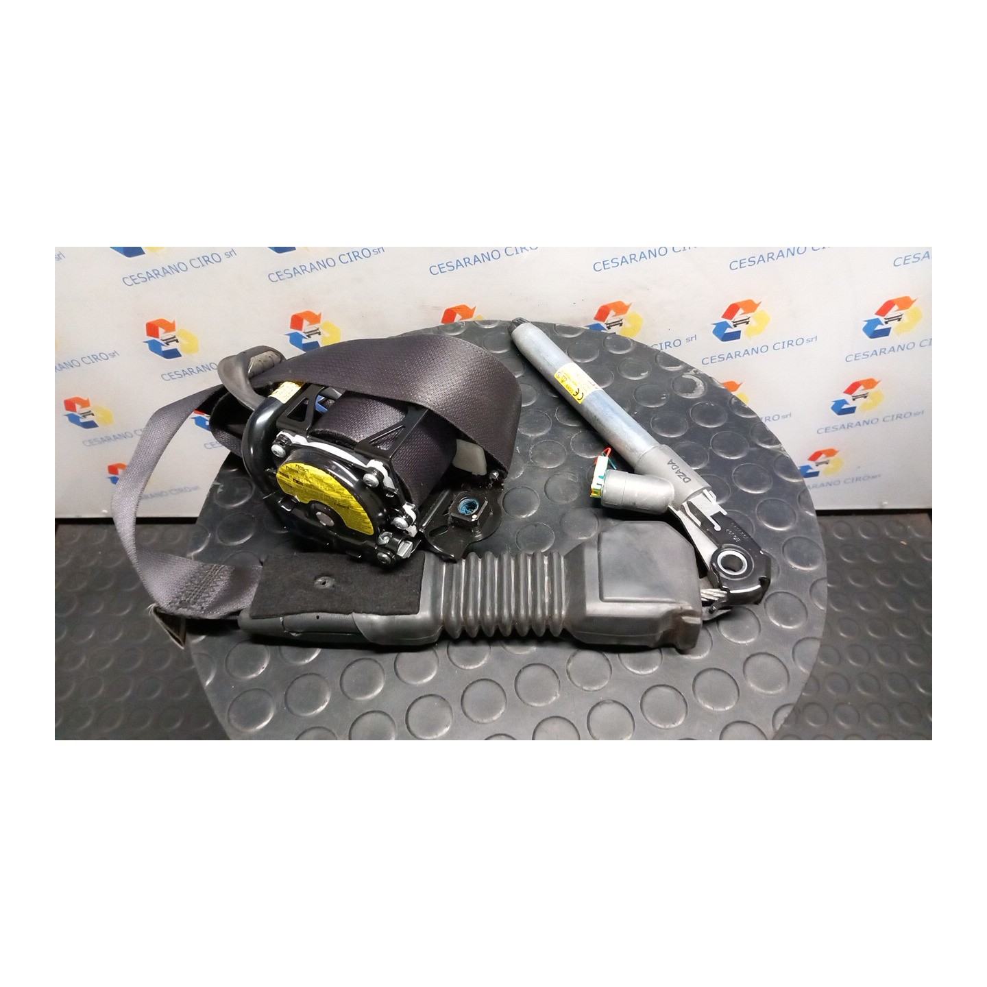 CINTURA DI SICUREZZA ANT. DCM SX. 024 KIA CARENS 3A SERIE (04/13-01/17) D4FD 88810A4200DCM