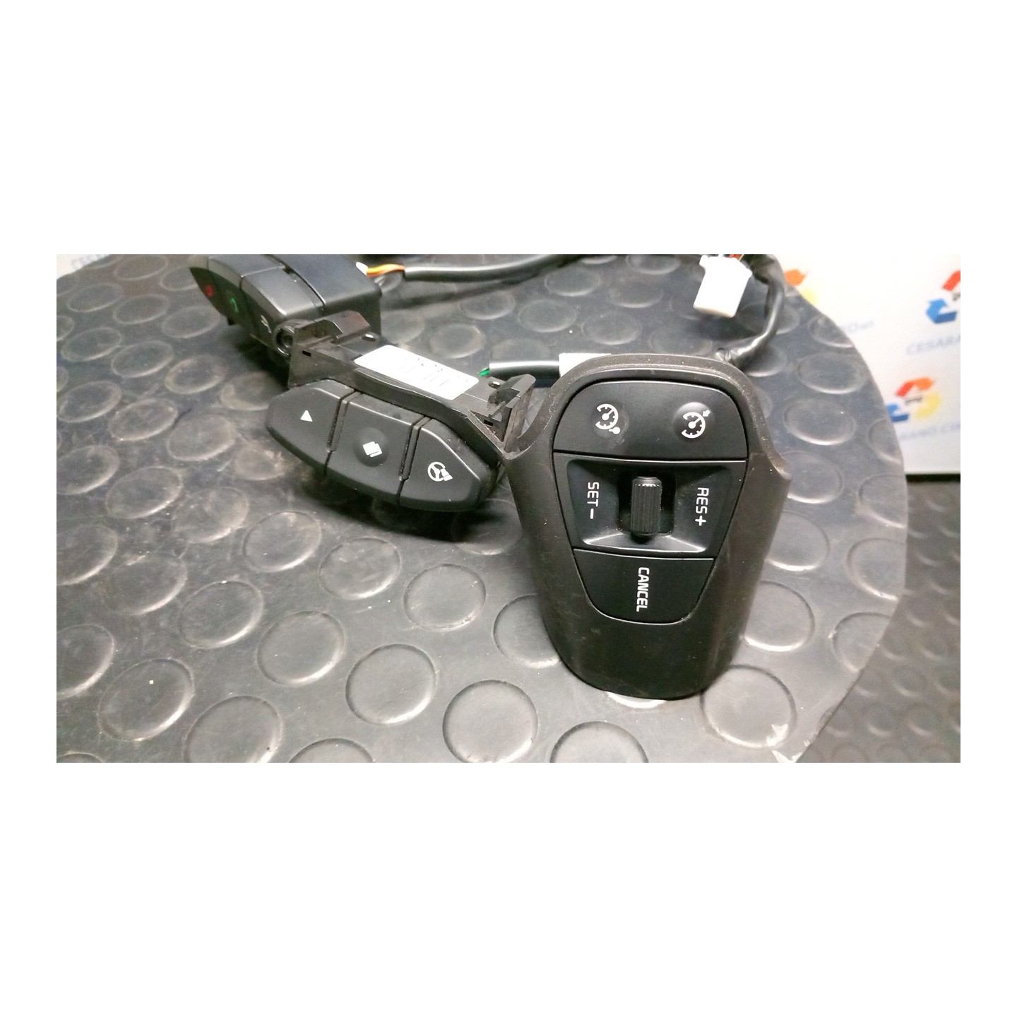 BLOCCO VOLANTE MULTIFUNZIONE SX. 033 KIA CARENS 3A SERIE (04/13-01/17) D4FD 96710A4100WK