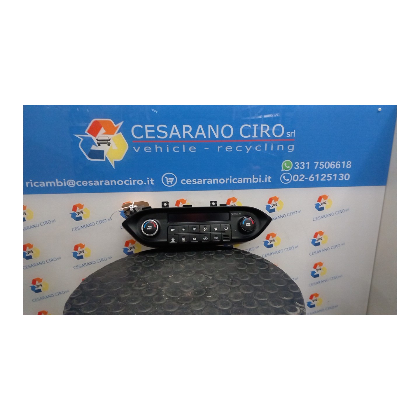 BLOCCO COMANDO CLIMATIZZAZIONE C/RISCALD./SIST.AUT.ANTINEBBIA 052 KIA CARENS 3A SERIE (04/13-01/17) D4FD 97250A4200CA