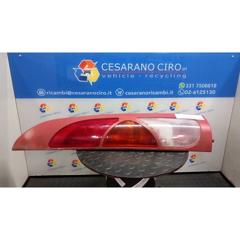 FANALE POST. 2 PORTE BATTENTI DX. 115 RENAULT KANGOO (08/97-04/03) D7FG7 8200103292