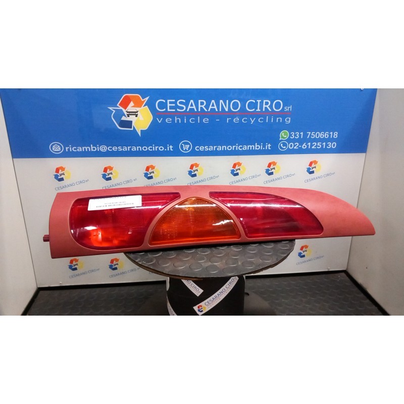 FANALE POST. 2 PORTE BATTENTI SX. 116 RENAULT KANGOO (08/97-04/03) D7FG7 8200103284