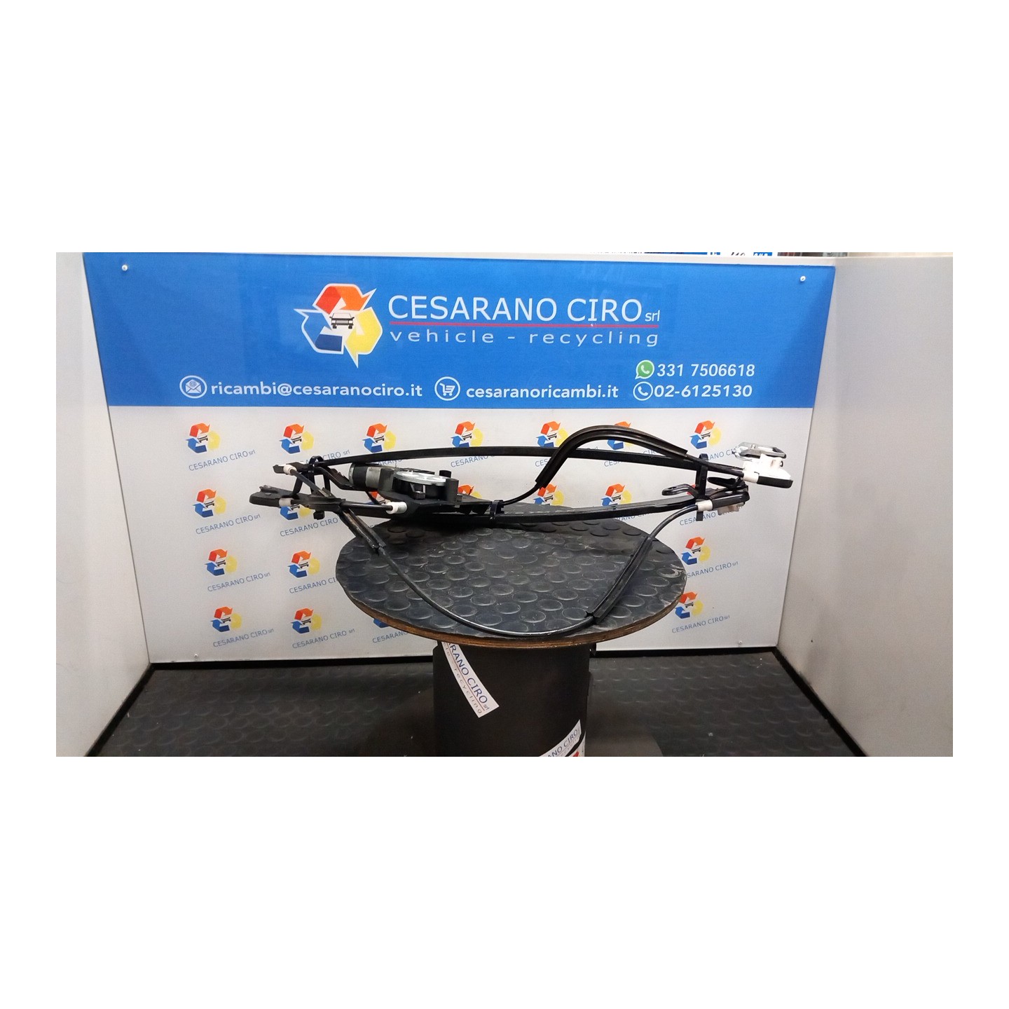 ALZACRISTALLO ELETTR. PORTA ANT. CON MOTORINO DX. 065 CHRYSLER VOYAGER/GRAND VOYAGER (04/01-0 25L K05135250AA