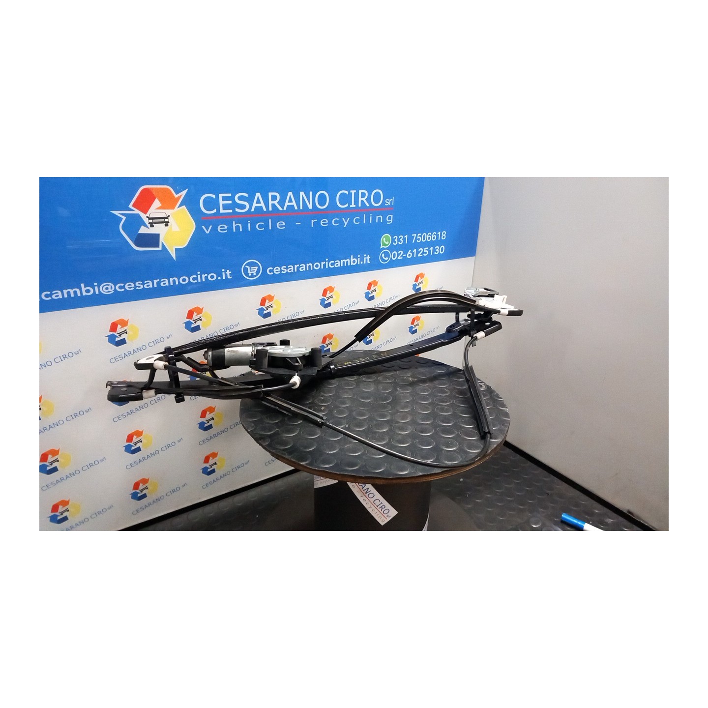 ALZACRISTALLO ELETTR. PORTA ANT. CON MOTORINO DX. 065 CHRYSLER VOYAGER/GRAND VOYAGER (04/01-0 25L K05135250AA